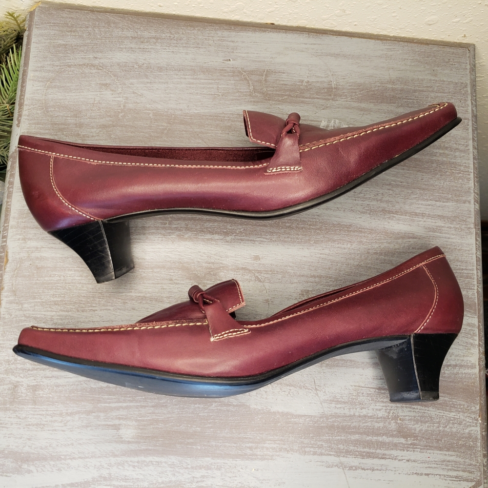 Franco Sarto Burgandy Leather Heels Size 9½ (A3)